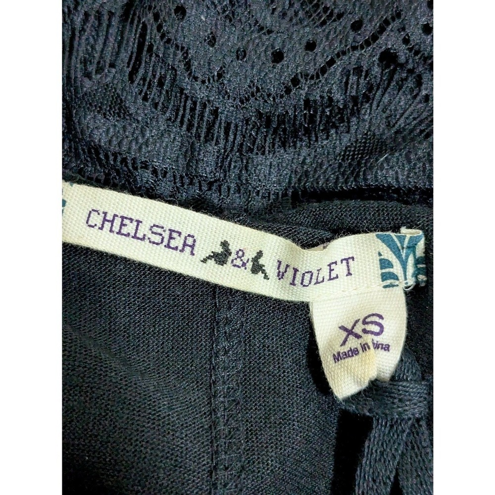 Chelsea & Violet Black Lace Shift Dress XS 3/4 Sleeve Scalloped Hem Cocktail - Picture 5 of 10